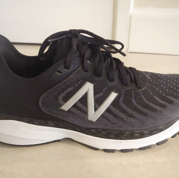 New Balance Women's W860B11 - Picture 6 of 11